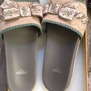 Fendi Bow slides